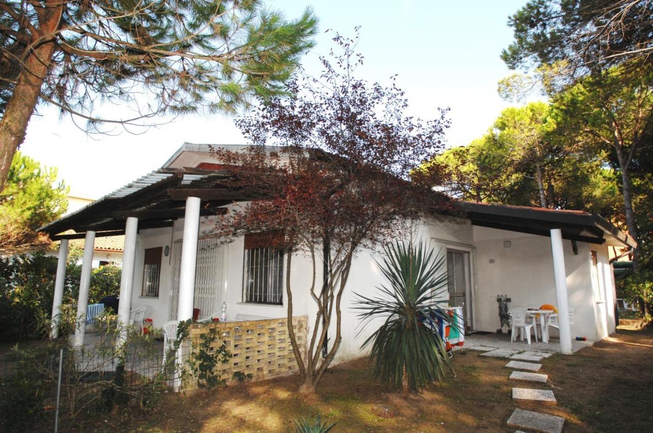 Villa Maila Бибионе Екстериор снимка
