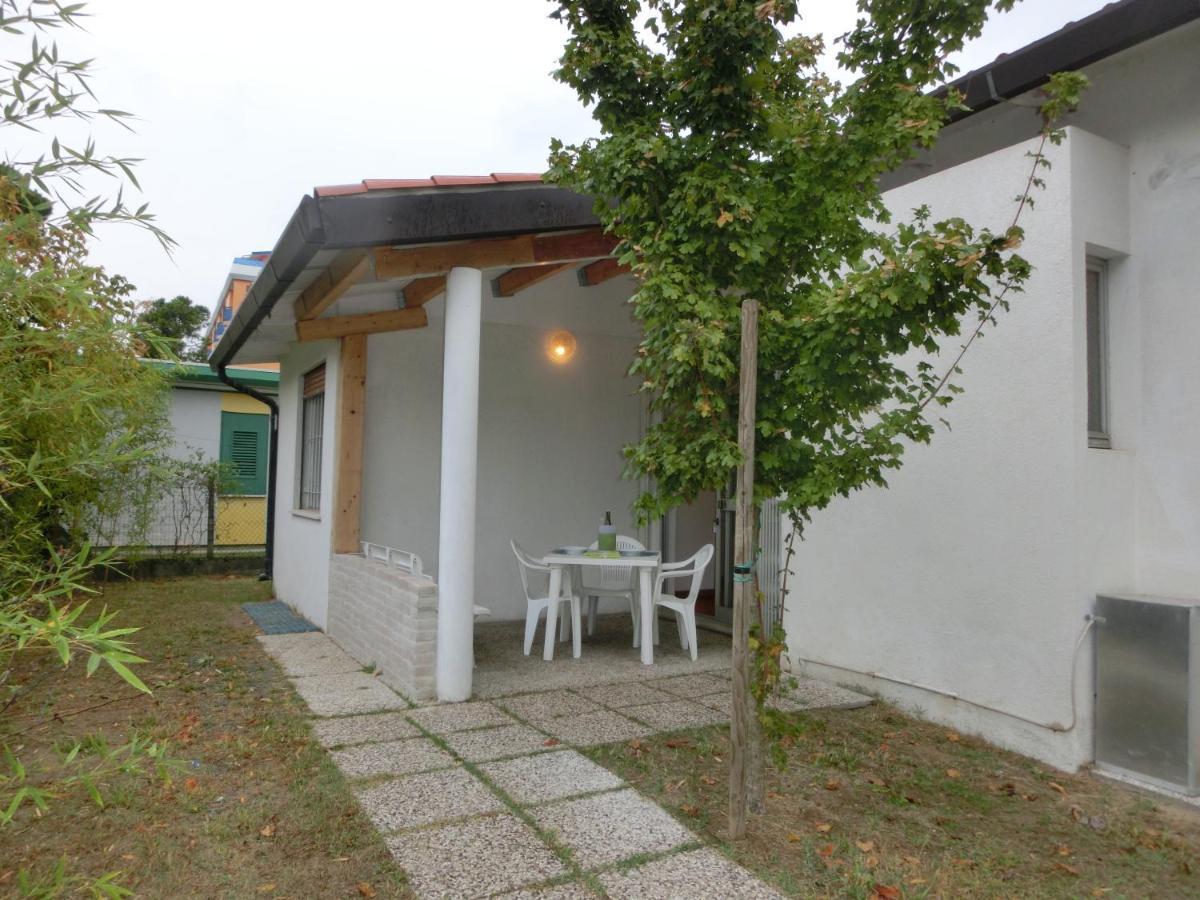Villa Maila Бибионе Екстериор снимка