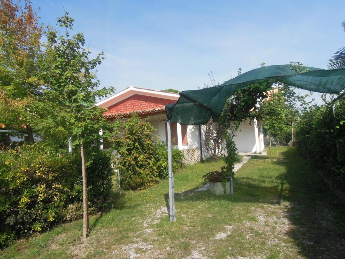 Villa Maila Бибионе Екстериор снимка