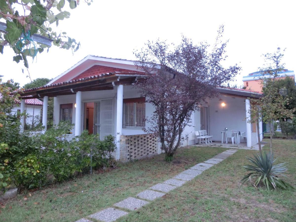 Villa Maila Бибионе Екстериор снимка